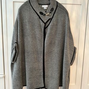 Women’s Cape - perfect for fall!